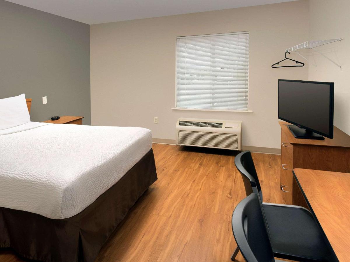 Woodspring Suites Louisville Clarksville Exterior photo