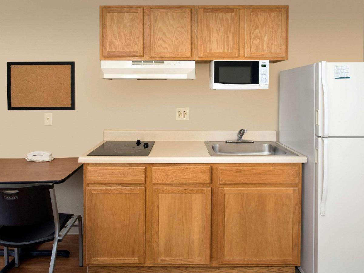 Woodspring Suites Louisville Clarksville Exterior photo