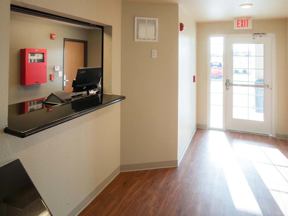 Woodspring Suites Louisville Clarksville Exterior photo