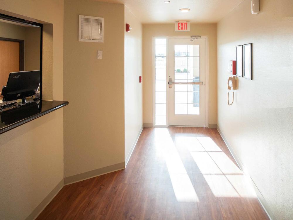 Woodspring Suites Louisville Clarksville Exterior photo